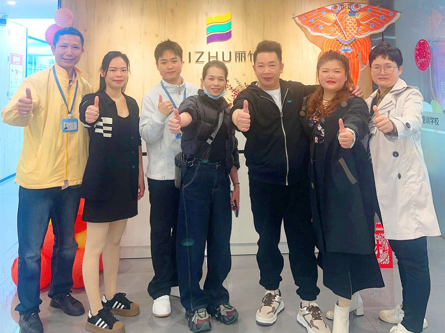 從左到右：李煥玲，盧素豐，方冬瑩，梁麗麗.jpg